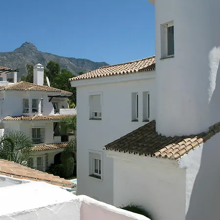 Hotel Y Casas Serinamar Marbella 3*