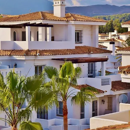 Hotel Y Casas Serinamar Marbella 3*