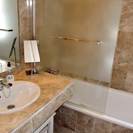 Hotel Y Casas Serinamar Marbella 3*